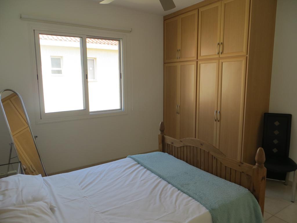 Melania Apartment Paphos Exteriör bild