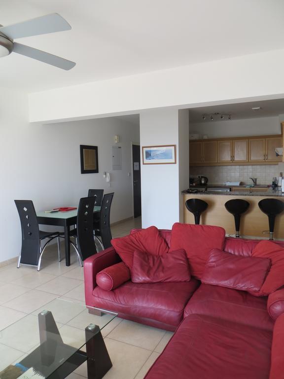 Melania Apartment Paphos Exteriör bild