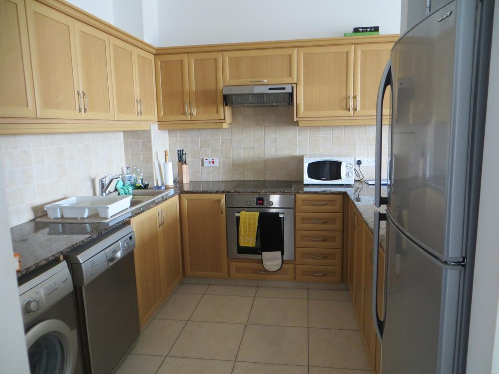 Melania Apartment Paphos Exteriör bild